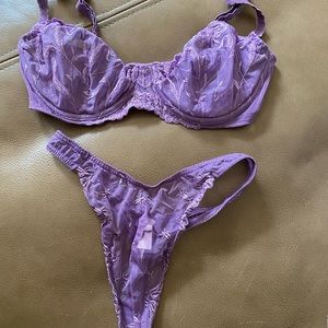 Victoria Secrets Lavender lace bra/pantie set size 34C and small thong